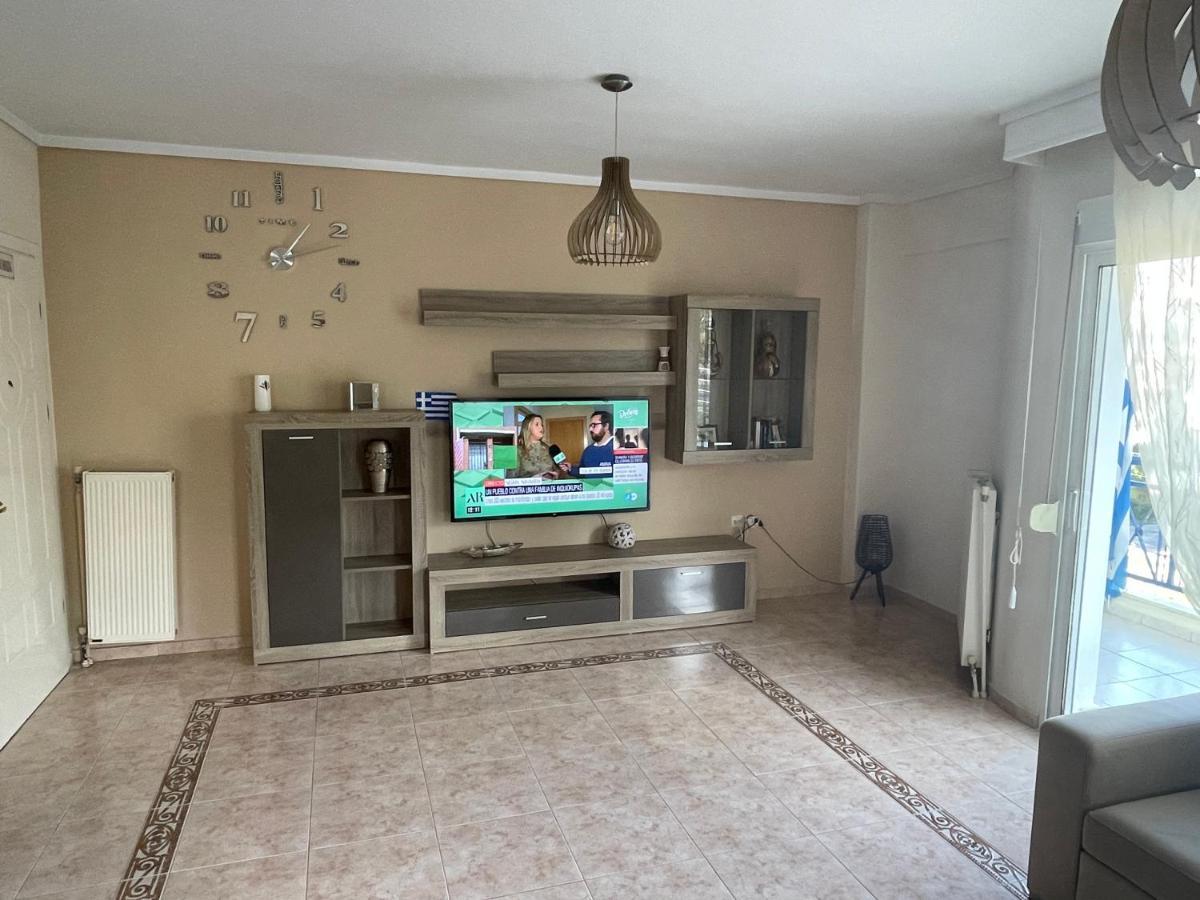 Lovely And Sunny Apartament 300M From Beach!! Peraía Zewnętrze zdjęcie