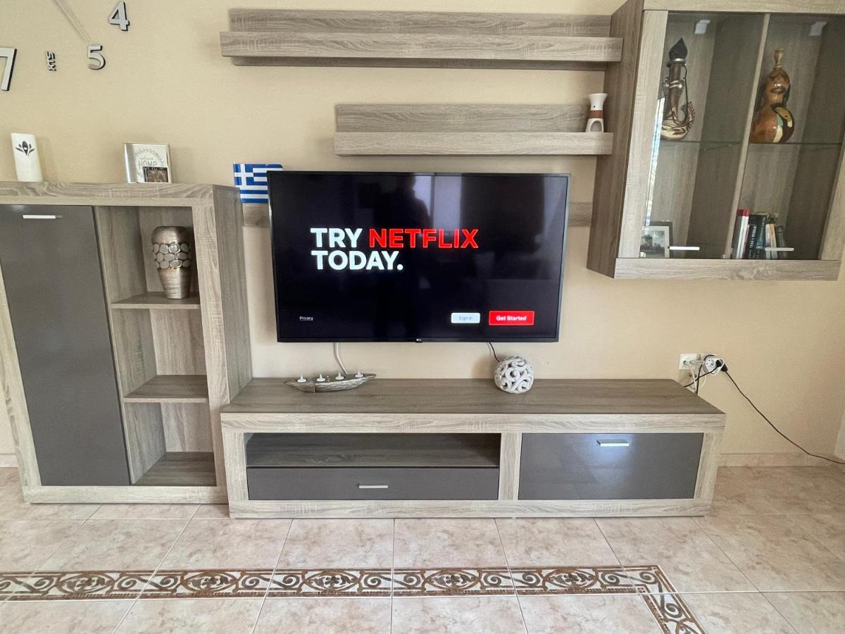 Lovely And Sunny Apartament 300M From Beach!! Peraía Zewnętrze zdjęcie