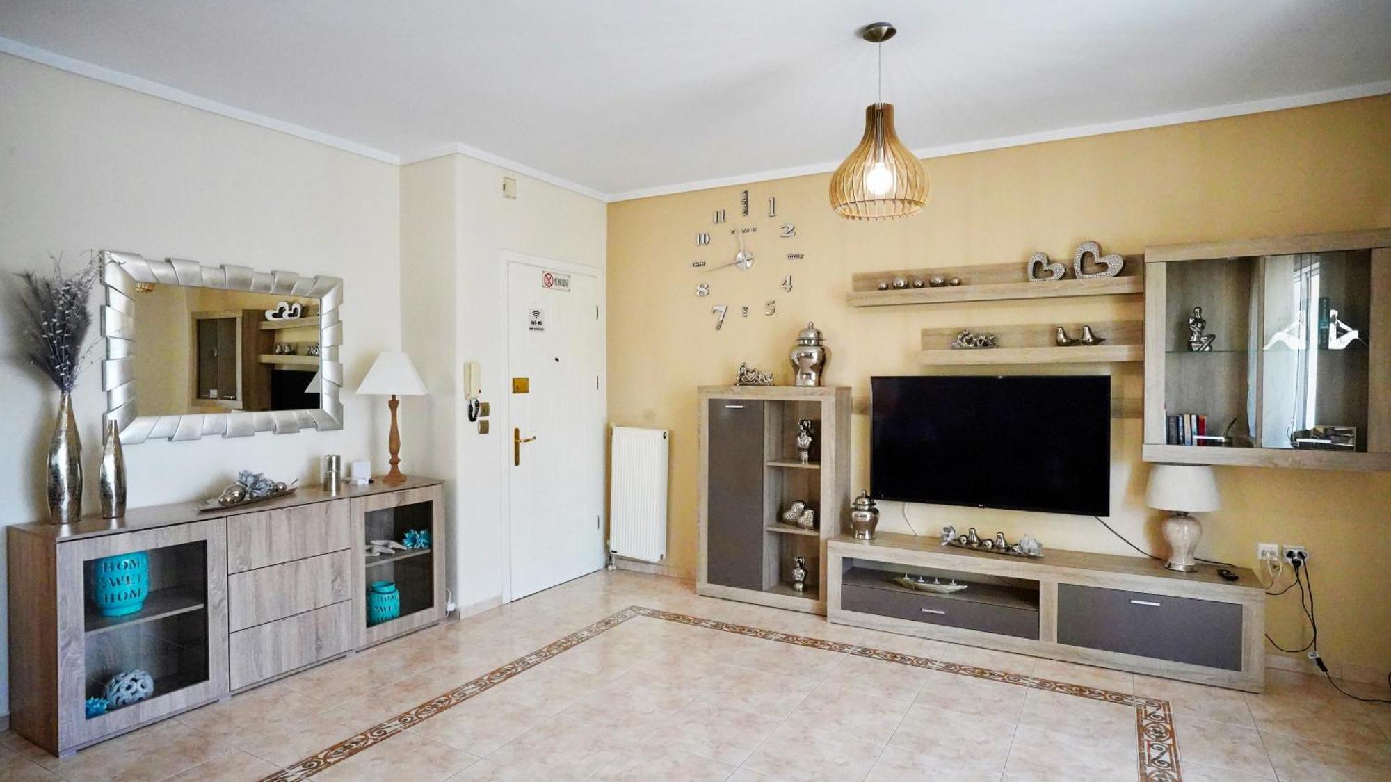 Lovely And Sunny Apartament 300M From Beach!! Peraía Zewnętrze zdjęcie