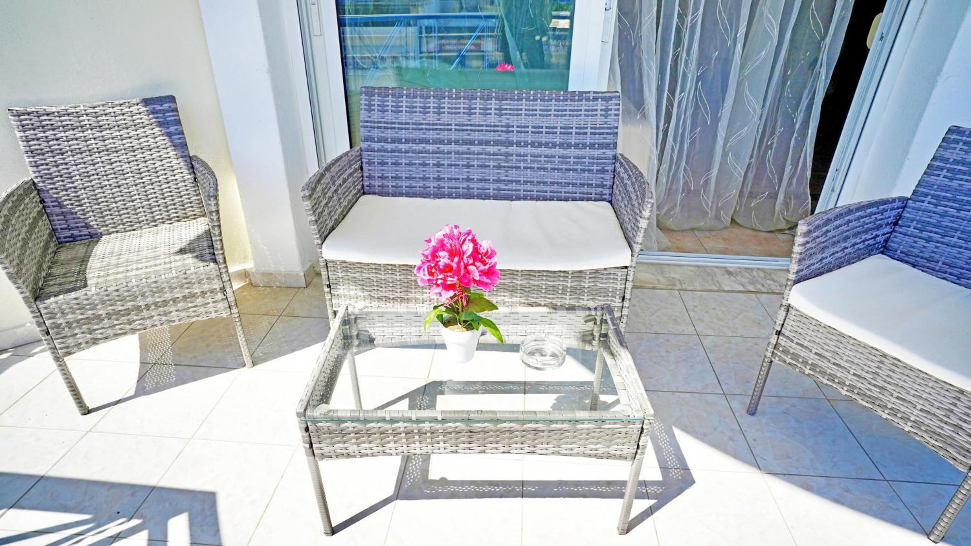 Lovely And Sunny Apartament 300M From Beach!! Peraía Zewnętrze zdjęcie