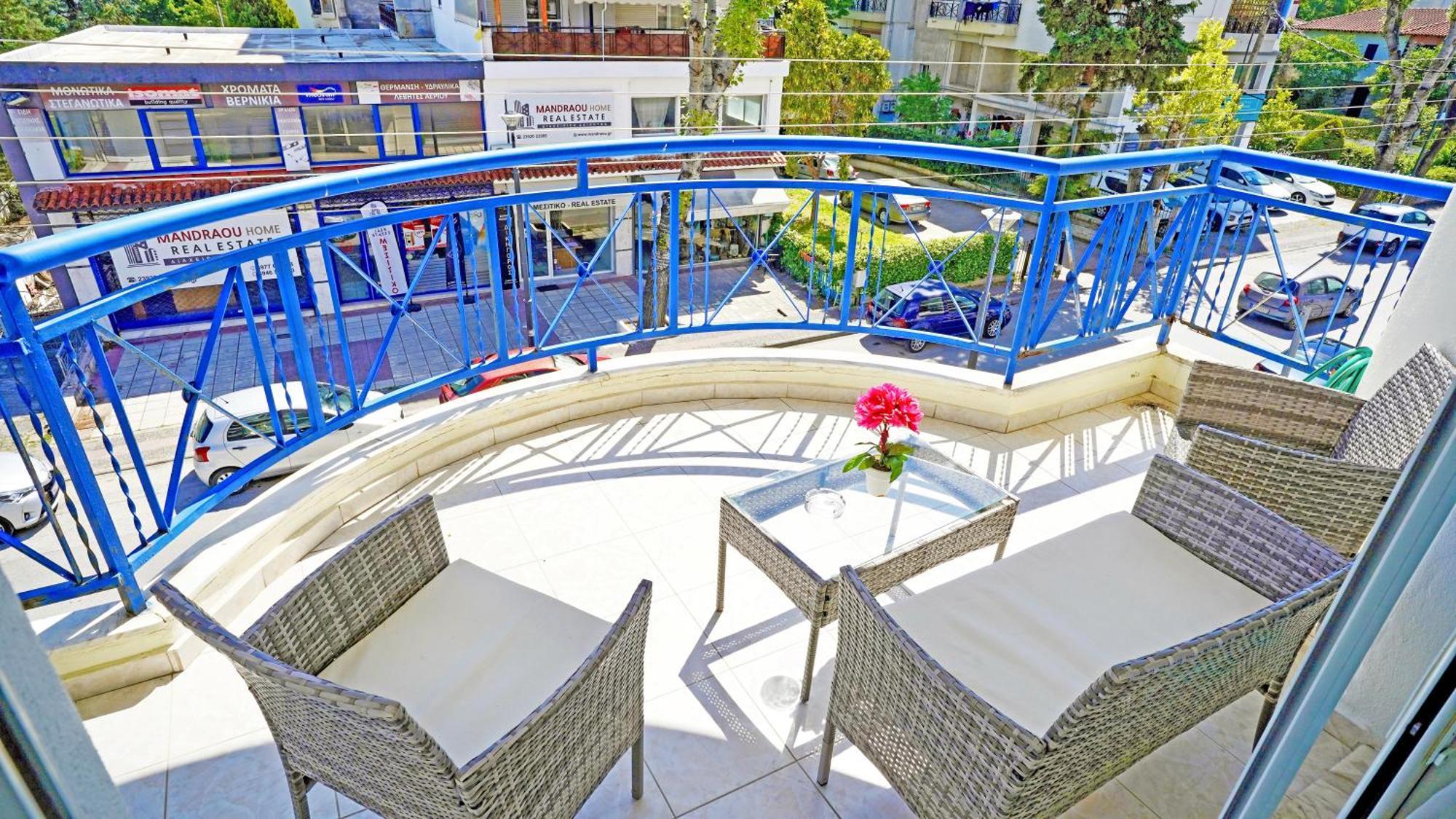 Lovely And Sunny Apartament 300M From Beach!! Peraía Zewnętrze zdjęcie