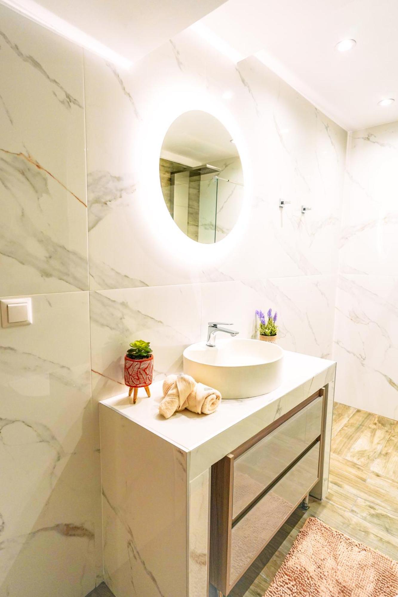 Lovely And Sunny Apartament 300M From Beach!! Peraía Zewnętrze zdjęcie
