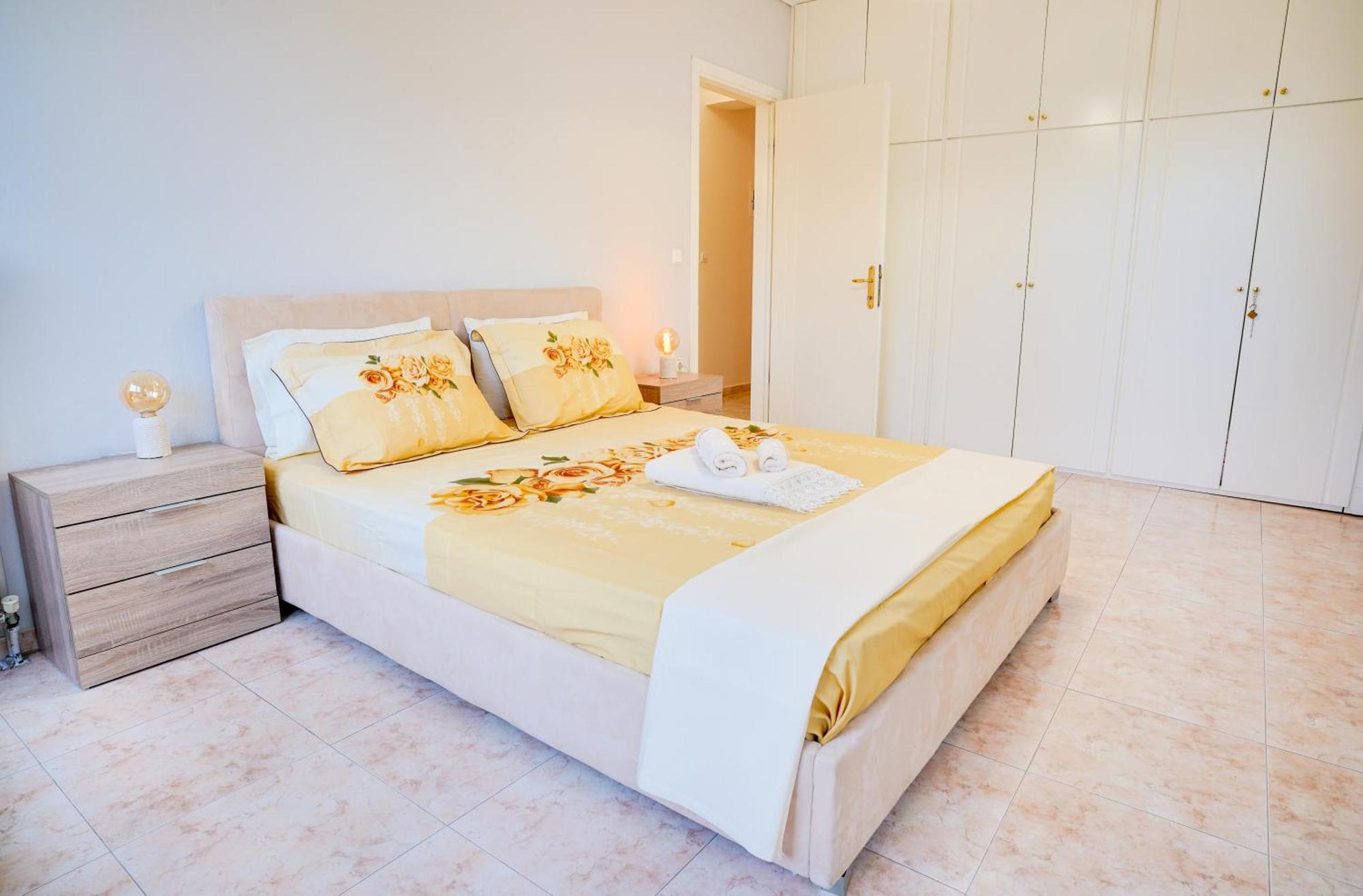 Lovely And Sunny Apartament 300M From Beach!! Peraía Zewnętrze zdjęcie
