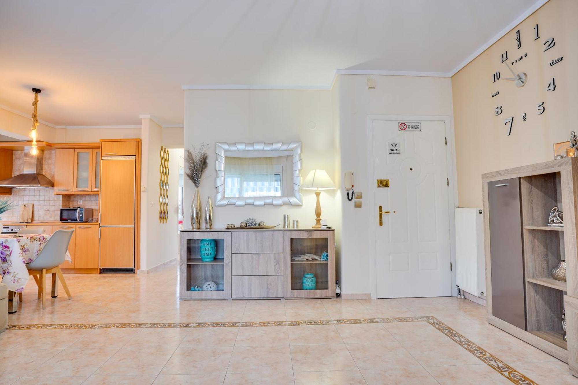 Lovely And Sunny Apartament 300M From Beach!! Peraía Zewnętrze zdjęcie