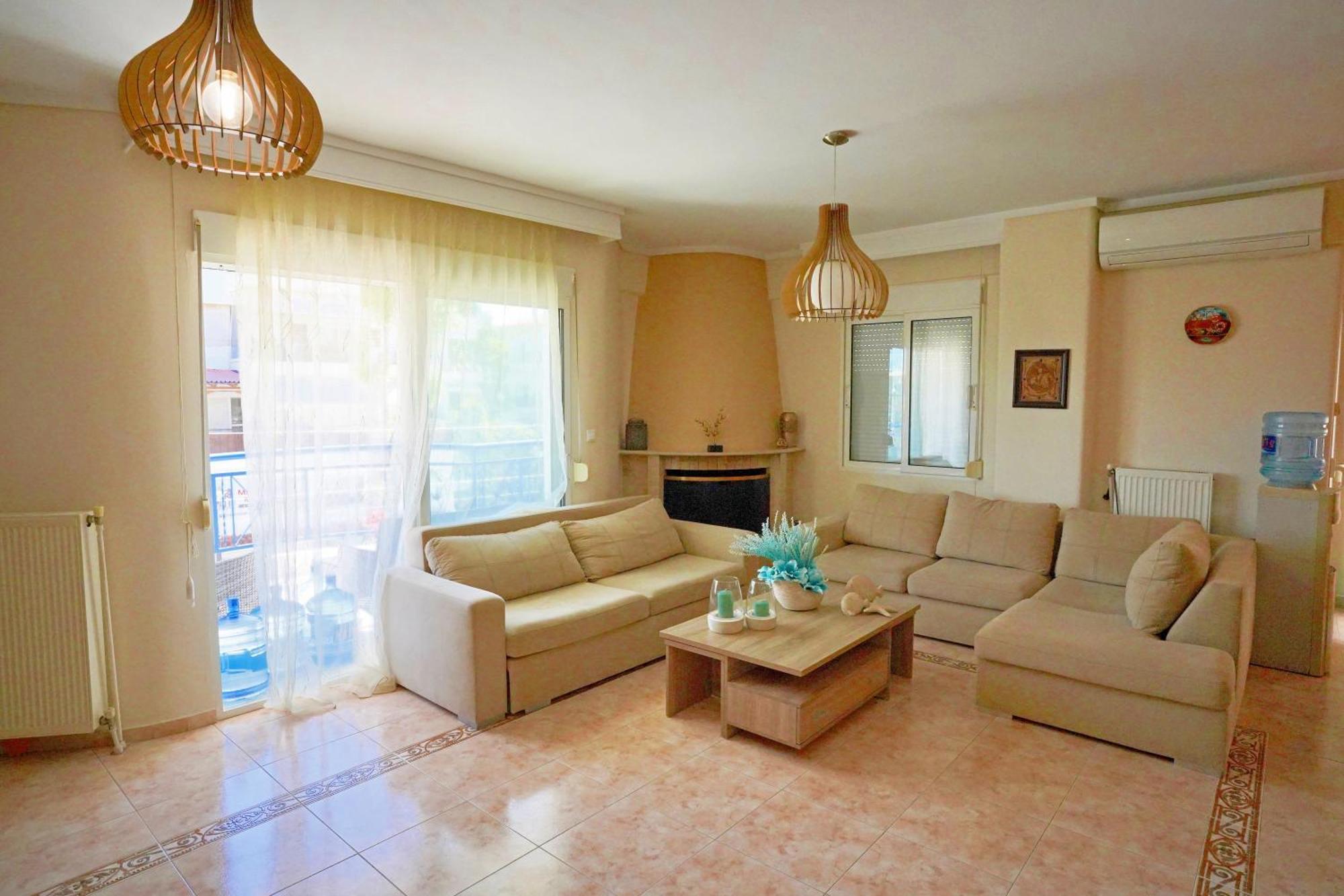 Lovely And Sunny Apartament 300M From Beach!! Peraía Zewnętrze zdjęcie