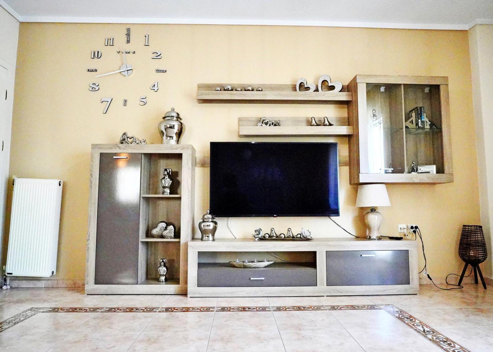 Lovely And Sunny Apartament 300M From Beach!! Peraía Zewnętrze zdjęcie